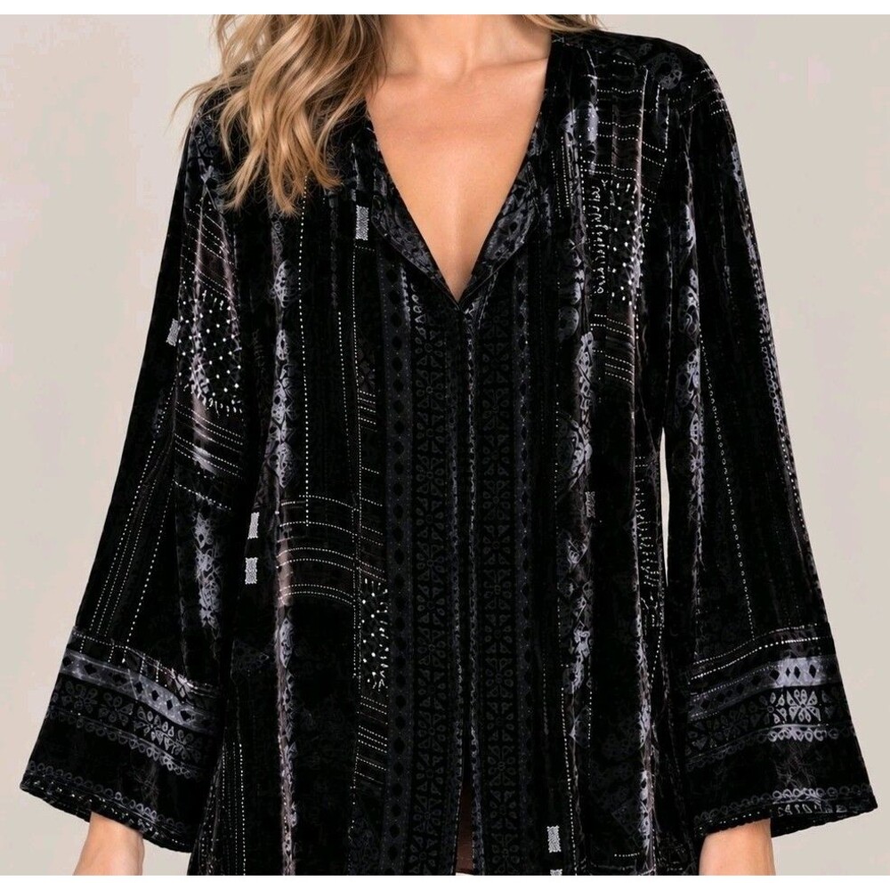 Chicos Black Gray Silver Metallic Rayon Silk Long Sleeve Velvet Top - 3 XL